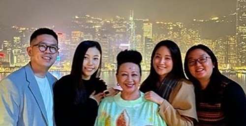 薛家燕一家五口罕同框，3个孩子像极了前夫，小17岁男友没面