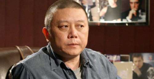 冯小刚拍电影没给王朔署名，拿5万登门道歉，被连人带钱轰了出来