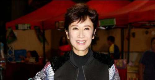 知名港星吕珊滞留美国超3周，辗转买机票称好无奈，共损失几十万