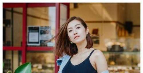王浩信妻子陈自瑶关注李靓蕾微博，情感状况堪忧，两人处境相似