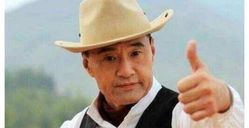 继王力宏后，63岁老戏骨被曝离婚，与初恋妻子共分2500万财产