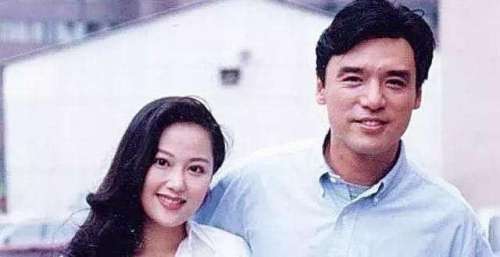 67岁香港艺人钟镇涛，移居内地一线城市，豪宅内景曝光奢华无比