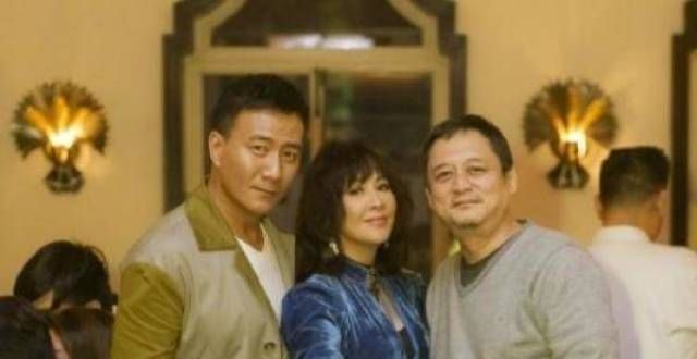 65岁濮存昕与胡军聚会合影，苍老得让人不敢认，林青霞却风韵犹存