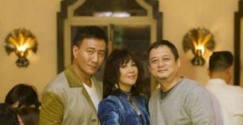 65岁濮存昕与胡军聚会合影，苍老得让人不敢认，林青霞却风韵犹存