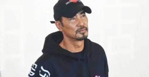 晒黑、减重、染胡子66岁的任达华还是这么拼！