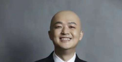混圈10年暴赚24亿，“烂片之王”靠的是什么？