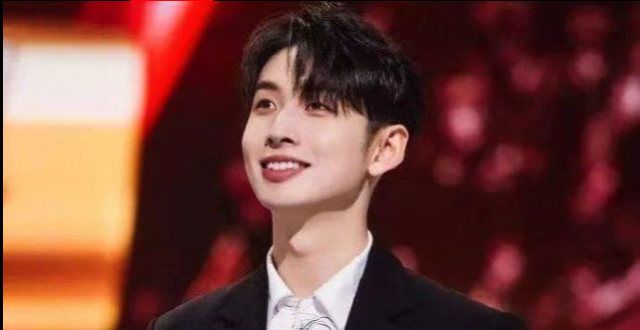 湖南卫视4个亲儿子，有2个疯狂演男主，另一个成“综艺专业户”
