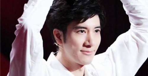 李靓蕾哥哥发声护妹：王力宏的澄清文就是笑话，对不忠二字有所误解