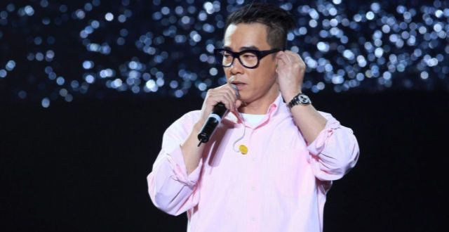 陈小春穷时将弟弟卖了3000块，现上亿身家父亲为何不让寻回？
