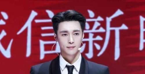 张艺兴推荐《误杀2》，被“误杀”：图被夹了，编辑3次，彻底放弃