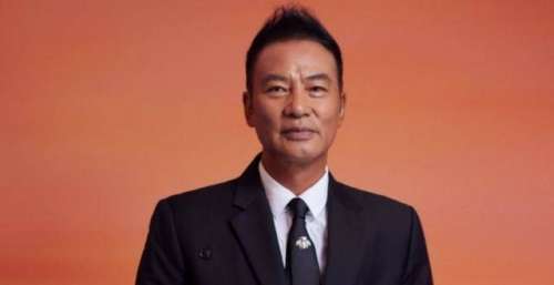 演员任达华：为妻子选择丁克7年，50岁老来得子，成“宠女狂魔”