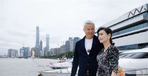 张庭旗下主播发声：她为武汉捐款三千万，网友怒斥：两码事
