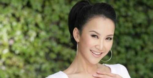 “电动马达臀”李玟，45岁越活越滋润，身材好得让人羡慕
