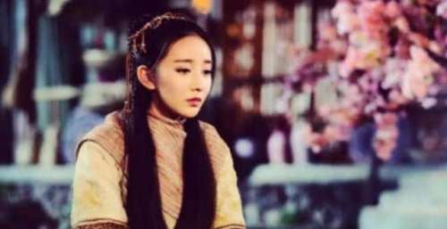 她因长得太美，被星探从《非诚勿扰》观众席发现，如今成一线女星！
