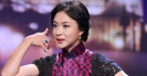 金星疑被封杀？综艺节目海报镜头全被剪，怒斥江苏卫视讨说法