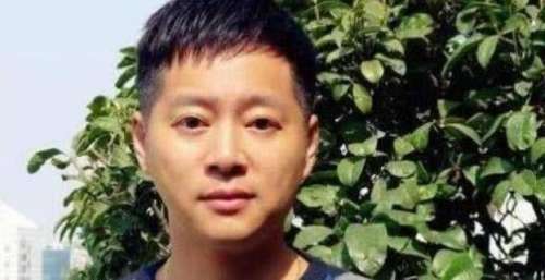 明明曾是湖南一哥，耍大牌和妻子一起跳槽，今沦落到做婚礼司仪