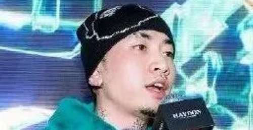 获得网易云年度最佳单曲奖，并透新专辑