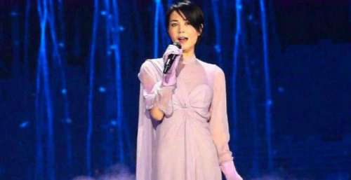 “天后”王菲有多少能耐？离婚2次，依然被谢霆锋喜爱