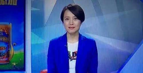 开启了广东体育频道收视密码的主持人郑怡，年近50仍活出真我风采