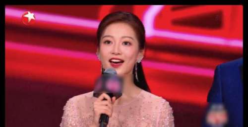 东方跨年好精彩：冯琳主持被赞大气，张明敏显老，林子祥穿棉袄