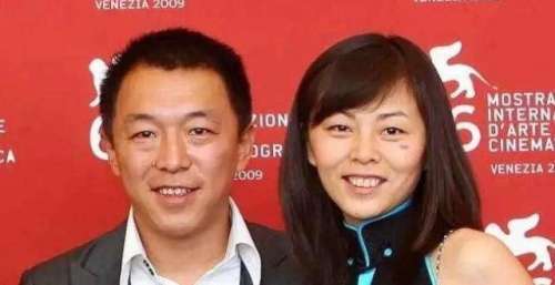 5位男明星丑妻家中宝：黄渤陈奕迅张学友钟爱发妻，共患难不相忘！