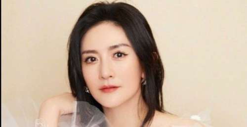 谢娜发新歌遇冷，只有张杰帮宣传，圈中众好友“视而不见”