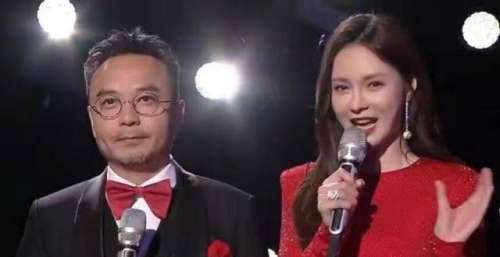 跨年夜中沈梦辰主动与汪涵拥抱被无视，场面十分尴尬：咖位不够？