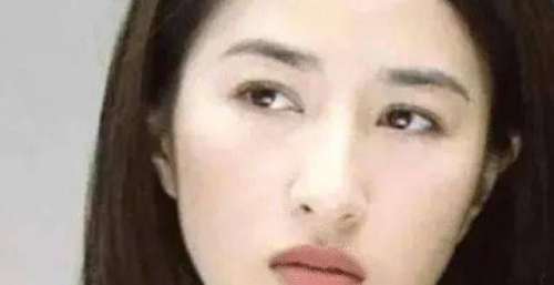 有种“基因”叫张家辉女儿，美得马赛克都挡不住，与关咏荷似复刻