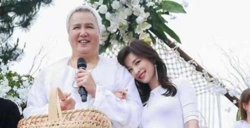 张庭夫妇为什么要​冲​宝妈们下手  “人傻钱多”呗！