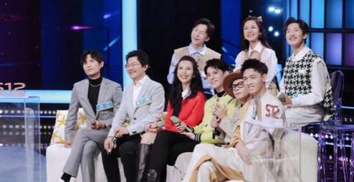 《你好星期六》首播被嘲，3位新主持人各说各的，何炅一人撑全场
