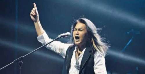 迪克牛仔北京跨年演唱《大中国》，竟有人开始阴阳怪气