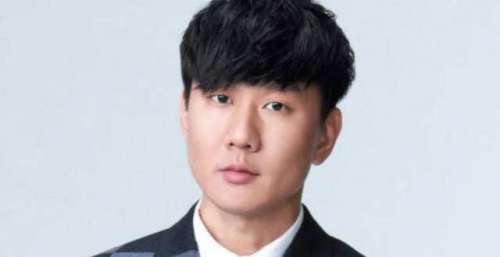 女网友再晒林俊杰语音，曝男方是PUA高手，私生活混往多人