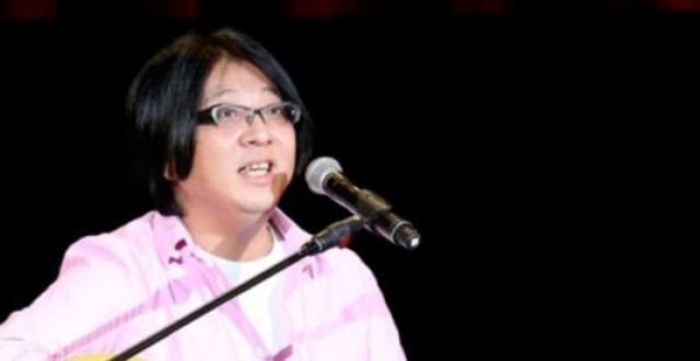 53岁男歌手被曝成植物人！曾因脑溢血晕倒，现在意识不清状态堪忧