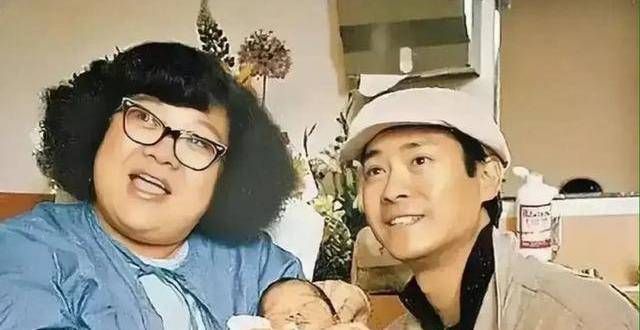 看完沈殿霞和郑少秋相识相恋过程才知道，她这一世深情终究错付了