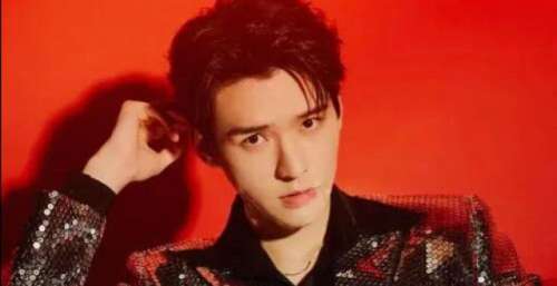 龚俊开唱《黄种人》，气势十足，点燃舞台，跨年首秀