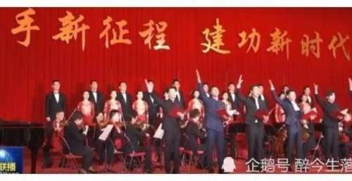 跨年夜，看新闻联播里又红又专的易烊千玺，盼2022年“奇迹”再现