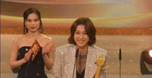 TVB颁奖礼上演宫斗，钟嘉欣痛失视后输给林夏薇是因为站错队？