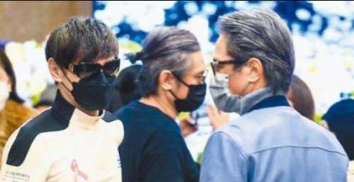 包小柏为22岁爱女举办追思会，与大哥二哥抱头痛哭，包伟铭沉痛发声