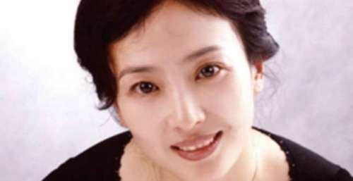 放弃事业，丢掉婚姻，充当保姆，刘晓莉为刘亦菲的付出让人汗颜