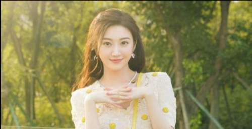 秦海璐戏路定位准确，反观景甜亦是如此，网友：演出真实自己就行