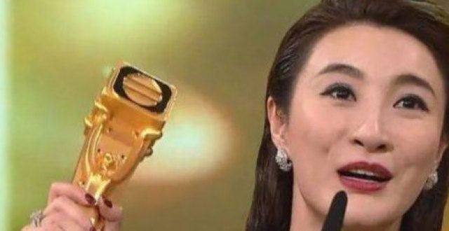 狄龙41岁儿子成TVB视帝，钟嘉欣落选13次陪跑，观众嘲笑水帝水后