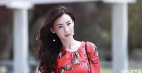 谢霆锋母亲67岁大寿，王菲受排挤一招亮相，终获认可