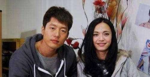 姚晨：再婚嫁普通丈夫，私藏的存折牵出泪水，今儿女双全很幸福