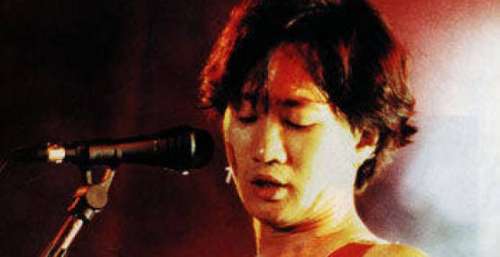 1993年，黄家驹从舞台摔落，去世前撒了一个谎，骗了歌迷整整28年