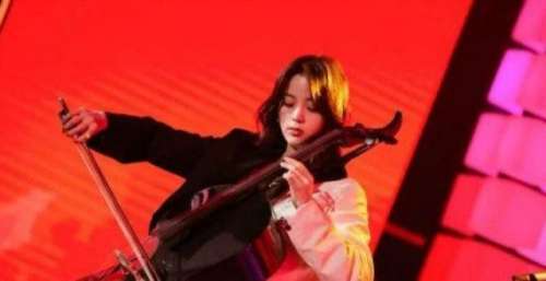 欧阳娜娜：21岁，好像就是应该更拼一点