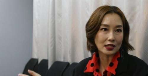 想接受新挑战 小凤凤懒唱贺岁歌