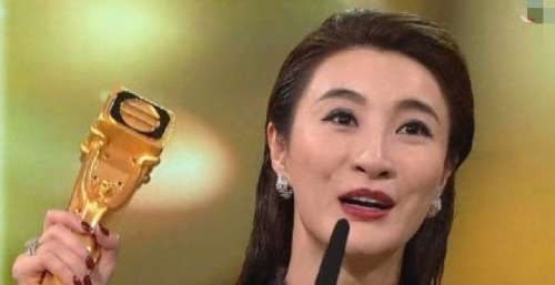 TVB颁奖名单出炉：陈晓同学林夏薇夺视后，钟嘉欣继续陪跑
