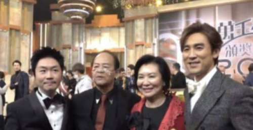 谭俊彦夺TVB最佳男主，罕见与父亲同框受访，狄龙劝儿子退居幕后