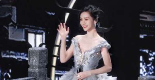 高定女王Angelababy罕见大​翻车，揭开了女明星圈的伪精致！
