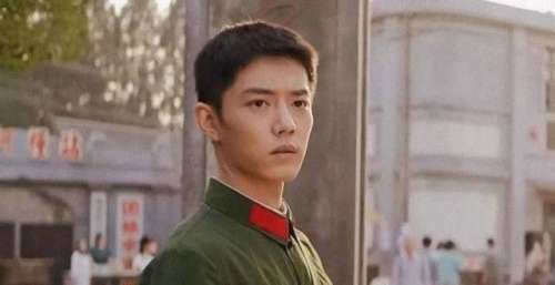 隔着屏幕都让观众哭的演技，肖战稳稳地拿下了，实现“弯道超车”